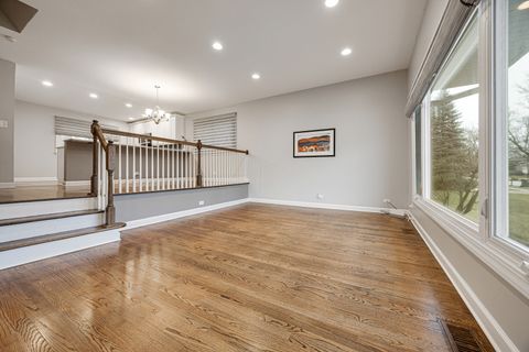 Tiny photo for 1811 AZALEA Lane, Mount Prospect, IL 60056 (MLS # 12671541)