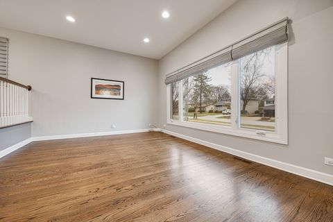 Tiny photo for 1811 AZALEA Lane, Mount Prospect, IL 60056 (MLS # 12671541)