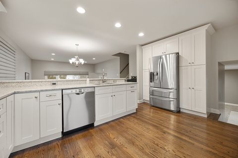 Tiny photo for 1811 AZALEA Lane, Mount Prospect, IL 60056 (MLS # 12671541)