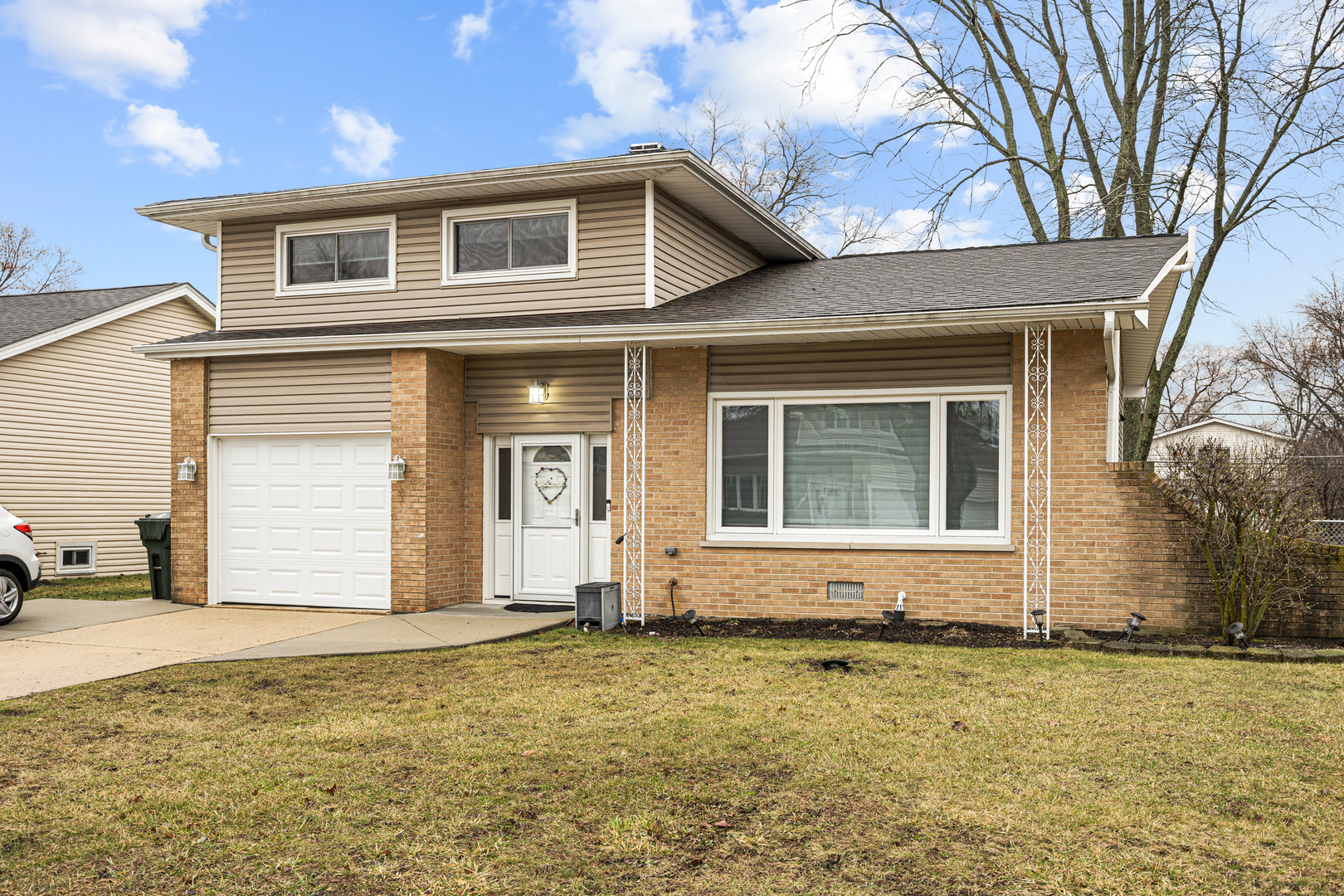1811 AZALEA Lane