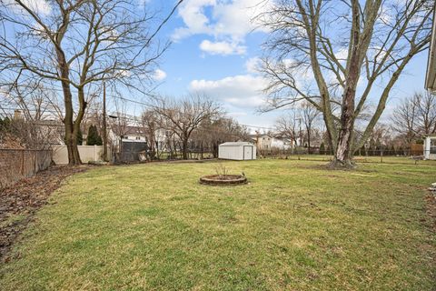 Tiny photo for 1811 AZALEA Lane, Mount Prospect, IL 60056 (MLS # 12671541)