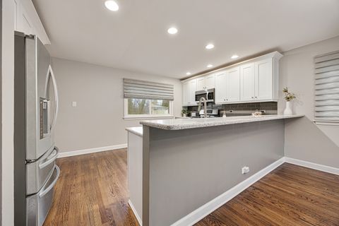 Tiny photo for 1811 AZALEA Lane, Mount Prospect, IL 60056 (MLS # 12671541)