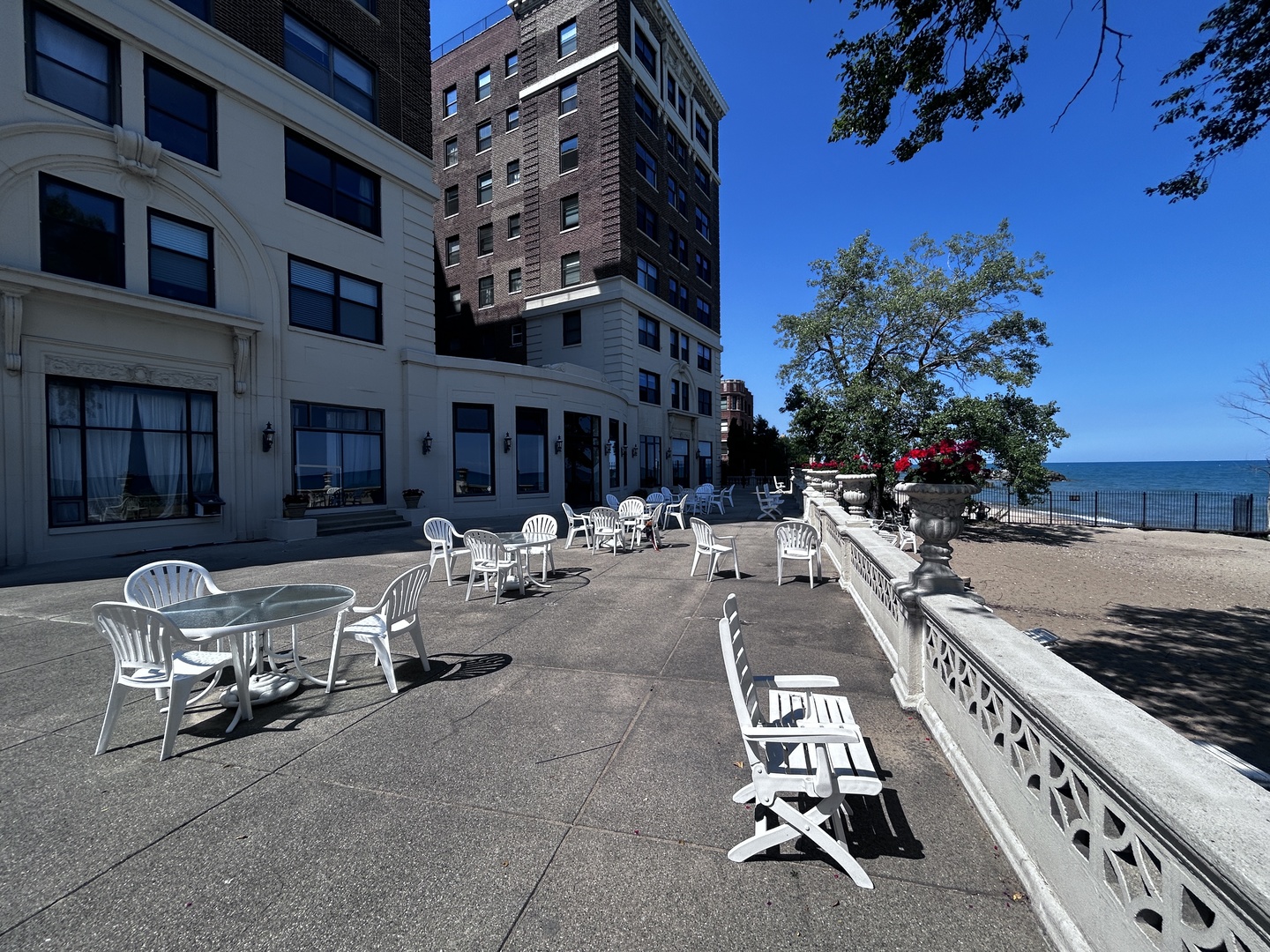 1205 W Sherwin Avenue 412
