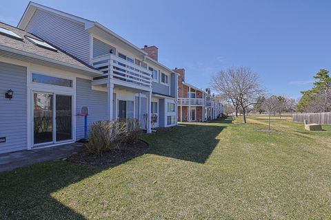 Tiny photo for 1120 Courtland Drive, Buffalo Grove, IL 60089 (MLS # 12576807)
