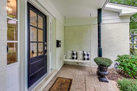 Tiny photo for 833 Fairlawn Avenue, Libertyville, IL 60048 (MLS # 12602467)