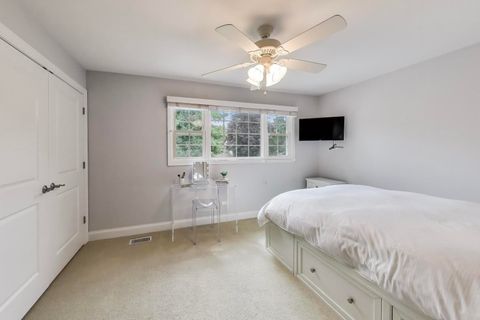 Tiny photo for 833 Fairlawn Avenue, Libertyville, IL 60048 (MLS # 12602467)