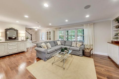 Tiny photo for 833 Fairlawn Avenue, Libertyville, IL 60048 (MLS # 12602467)