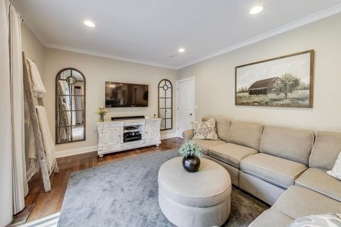 Tiny photo for 833 Fairlawn Avenue, Libertyville, IL 60048 (MLS # 12602467)