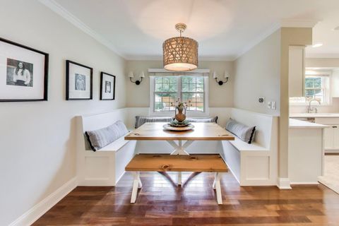 Tiny photo for 833 Fairlawn Avenue, Libertyville, IL 60048 (MLS # 12602467)