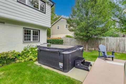 Tiny photo for 833 Fairlawn Avenue, Libertyville, IL 60048 (MLS # 12602467)