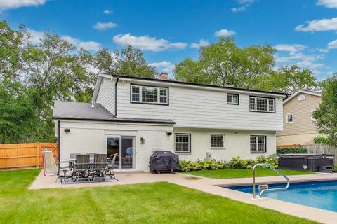 Tiny photo for 833 Fairlawn Avenue, Libertyville, IL 60048 (MLS # 12602467)