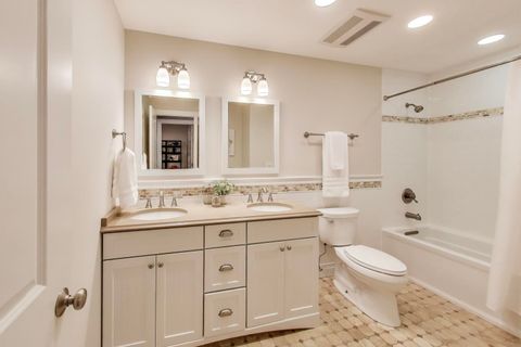 Tiny photo for 833 Fairlawn Avenue, Libertyville, IL 60048 (MLS # 12602467)