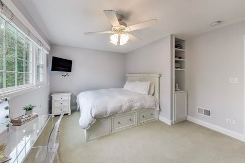 Tiny photo for 833 Fairlawn Avenue, Libertyville, IL 60048 (MLS # 12602467)