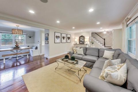 Tiny photo for 833 Fairlawn Avenue, Libertyville, IL 60048 (MLS # 12602467)