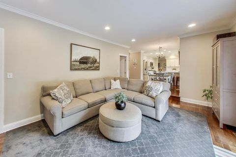 Tiny photo for 833 Fairlawn Avenue, Libertyville, IL 60048 (MLS # 12602467)