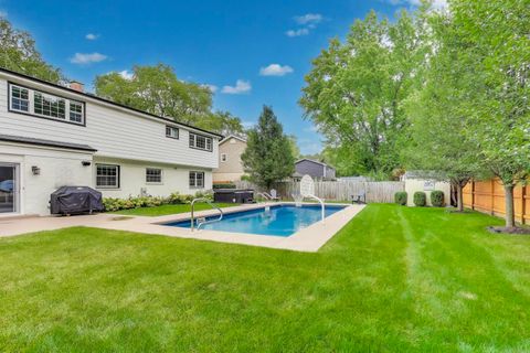 Tiny photo for 833 Fairlawn Avenue, Libertyville, IL 60048 (MLS # 12602467)