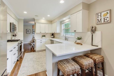 Tiny photo for 833 Fairlawn Avenue, Libertyville, IL 60048 (MLS # 12602467)