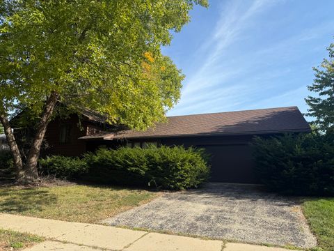 Photo of 527 N Lyle Avenue, Elgin, IL 60123 (MLS # 12470732)