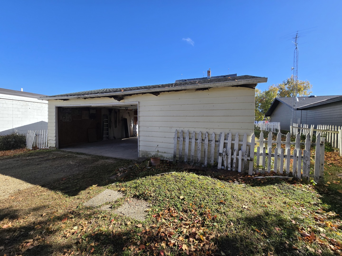 207 S Division Avenue