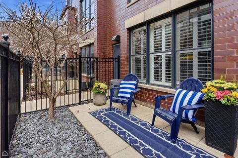 Tiny photo for 2657 N Hermitage Avenue, Chicago, IL 60614 (MLS # 12603014)
