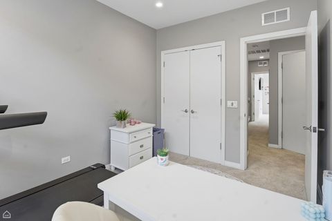 Tiny photo for 2657 N Hermitage Avenue, Chicago, IL 60614 (MLS # 12603014)