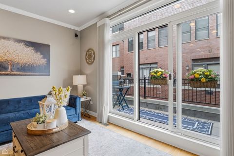 Tiny photo for 2657 N Hermitage Avenue, Chicago, IL 60614 (MLS # 12603014)