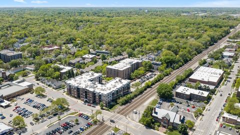 Tiny photo for 1127 Gilbert Avenue #1127, Downers Grove, IL 60515 (MLS # 12638488)