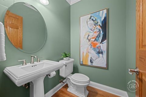 Tiny photo for 1127 Gilbert Avenue #1127, Downers Grove, IL 60515 (MLS # 12638488)