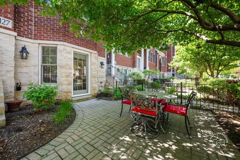 Tiny photo for 1127 Gilbert Avenue #1127, Downers Grove, IL 60515 (MLS # 12638488)