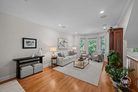 Tiny photo for 1127 Gilbert Avenue #1127, Downers Grove, IL 60515 (MLS # 12638488)