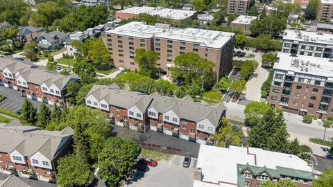 Tiny photo for 1127 Gilbert Avenue #1127, Downers Grove, IL 60515 (MLS # 12638488)