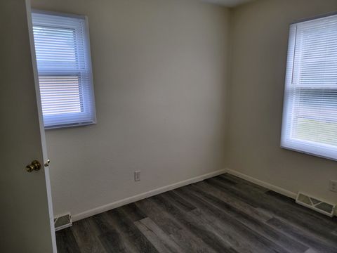 Tiny photo for 1606 Indiana Street, Bloomington, IL 61701 (MLS # 12471052)