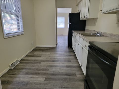 Tiny photo for 1606 Indiana Street, Bloomington, IL 61701 (MLS # 12471052)