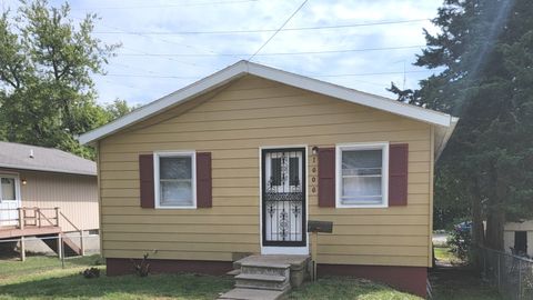 Photo of 1606 Indiana Street, Bloomington, IL 61701 (MLS # 12471052)