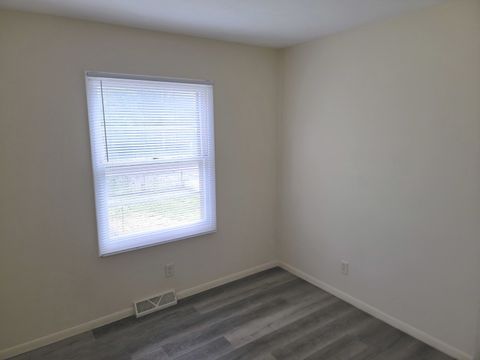 Tiny photo for 1606 Indiana Street, Bloomington, IL 61701 (MLS # 12471052)