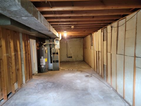 Tiny photo for 1606 Indiana Street, Bloomington, IL 61701 (MLS # 12471052)