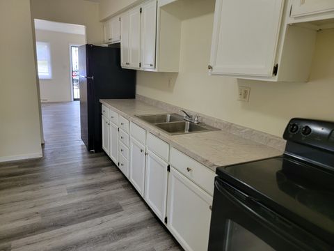 Tiny photo for 1606 Indiana Street, Bloomington, IL 61701 (MLS # 12471052)