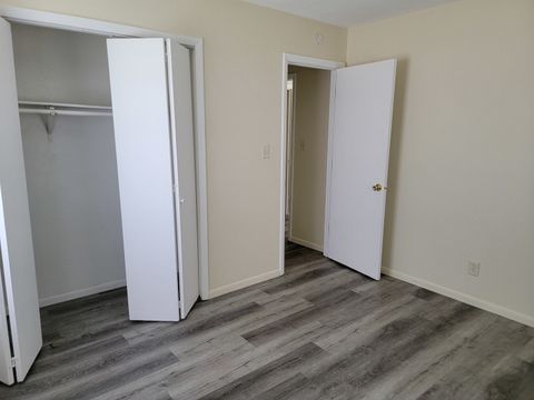 Tiny photo for 1606 Indiana Street, Bloomington, IL 61701 (MLS # 12471052)