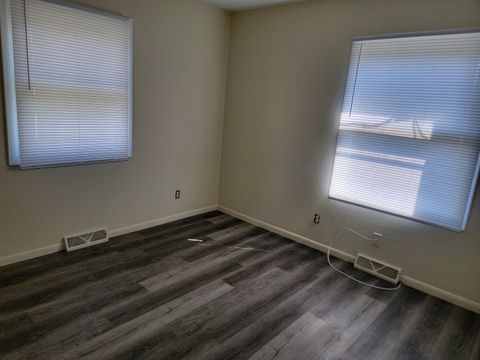 Tiny photo for 1606 Indiana Street, Bloomington, IL 61701 (MLS # 12471052)