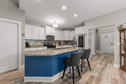 Tiny photo for 9437 Parkwood Lane, Tinley Park, IL 60487 (MLS # 12725033)