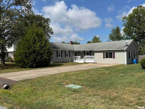 Photo of 7 HOLLY Lane, Flora, IL 62839 (MLS # EB459894)