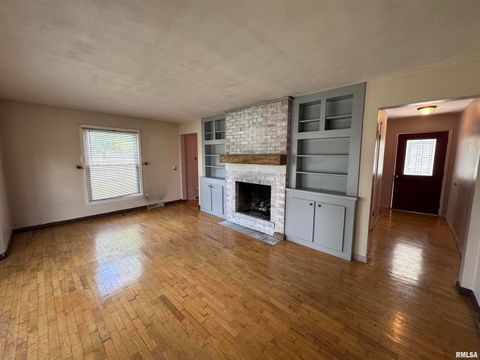 Tiny photo for 7 HOLLY Lane, Flora, IL 62839 (MLS # EB459894)