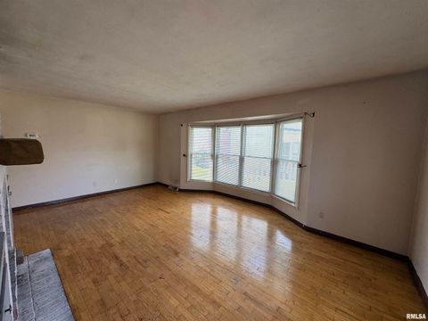 Tiny photo for 7 HOLLY Lane, Flora, IL 62839 (MLS # EB459894)