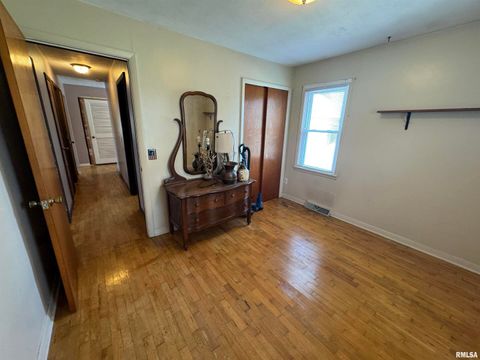 Tiny photo for 7 HOLLY Lane, Flora, IL 62839 (MLS # EB459894)