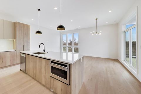 Tiny photo for 1244 N Kedzie Avenue #4, Chicago, IL 60651 (MLS # 12611854)