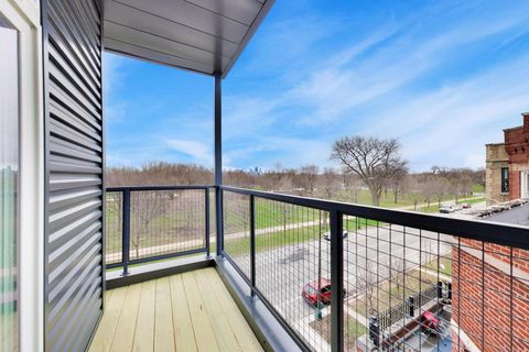 Tiny photo for 1244 N Kedzie Avenue #4, Chicago, IL 60651 (MLS # 12611854)