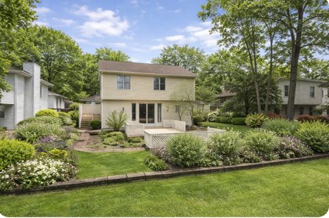 Tiny photo for 2010 Carriage Hill Road, Lisle, IL 60532 (MLS # 12574575)