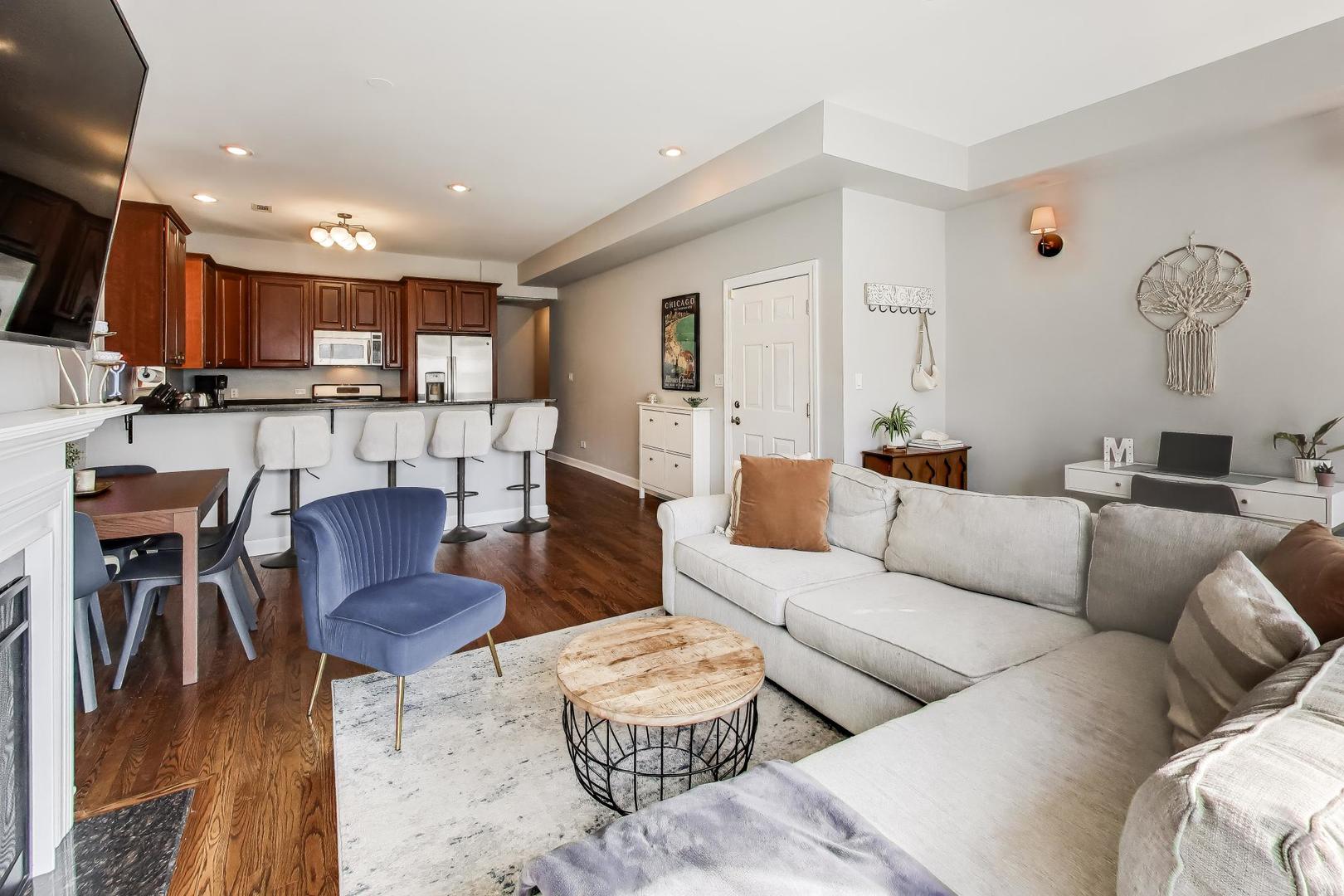 1712 W DIVERSEY Parkway 2