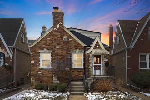 5845 W Ainslie Street Chicago IL 60630