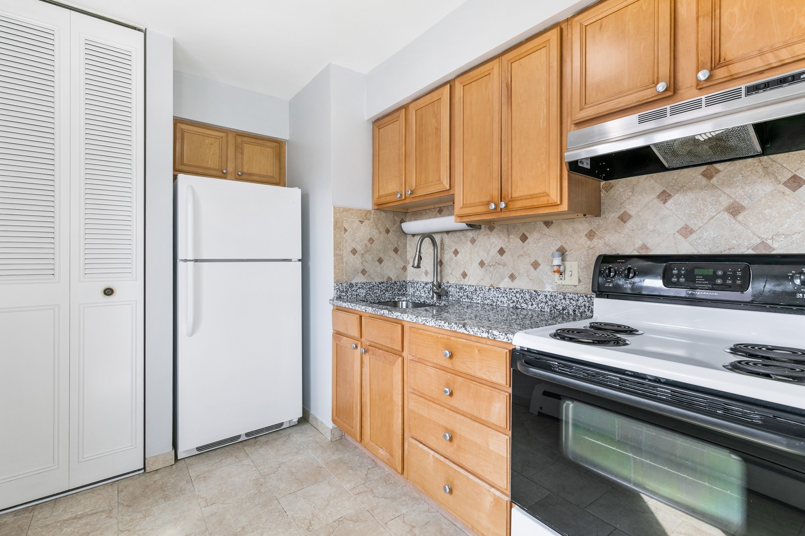 6021 N Winthrop Avenue 509